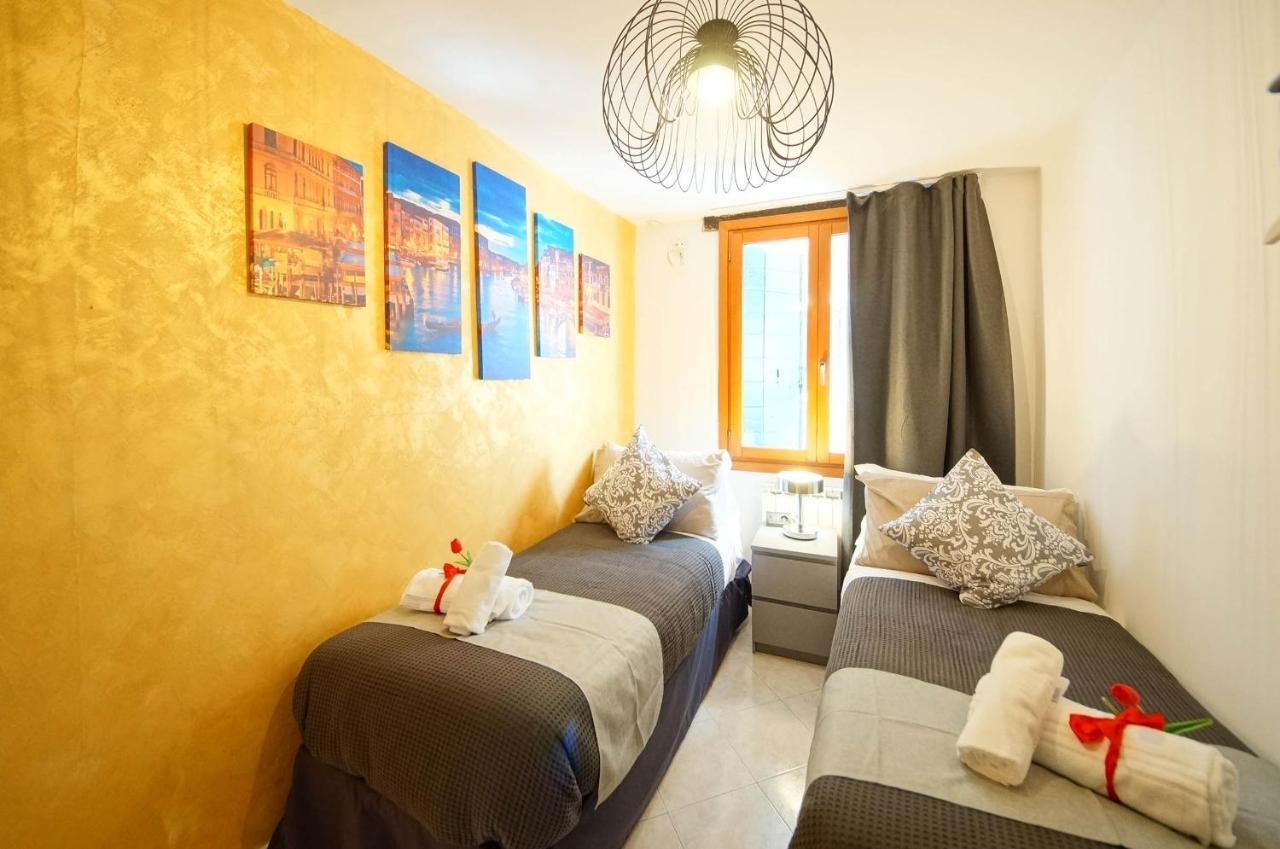 Gondola View Apartment Venise Extérieur photo