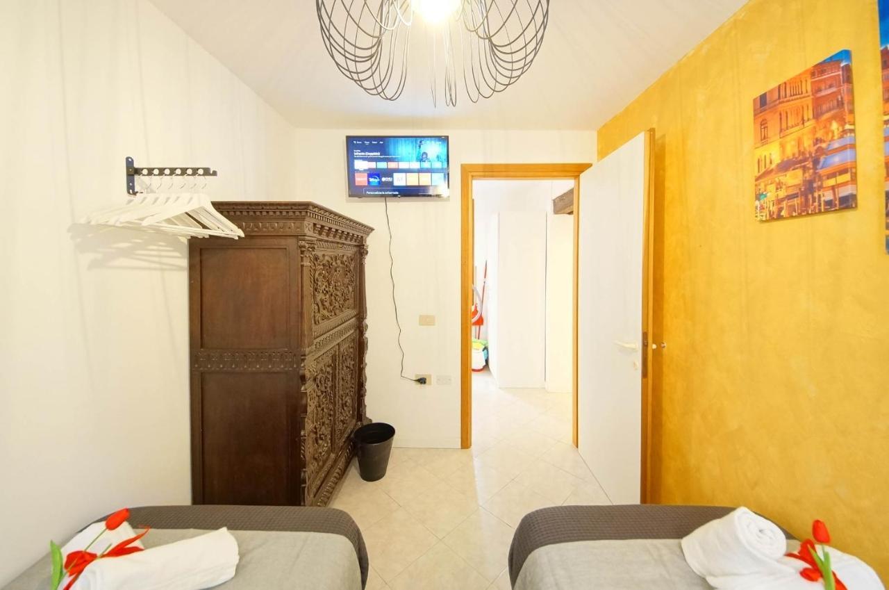 Gondola View Apartment Venise Extérieur photo